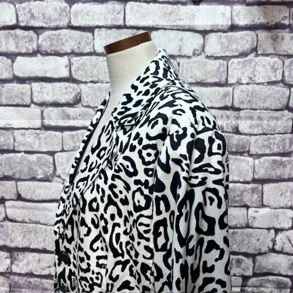 Linea Black & White Fully Lined Button Down Jacket Size 1X - Picture 5 of 9